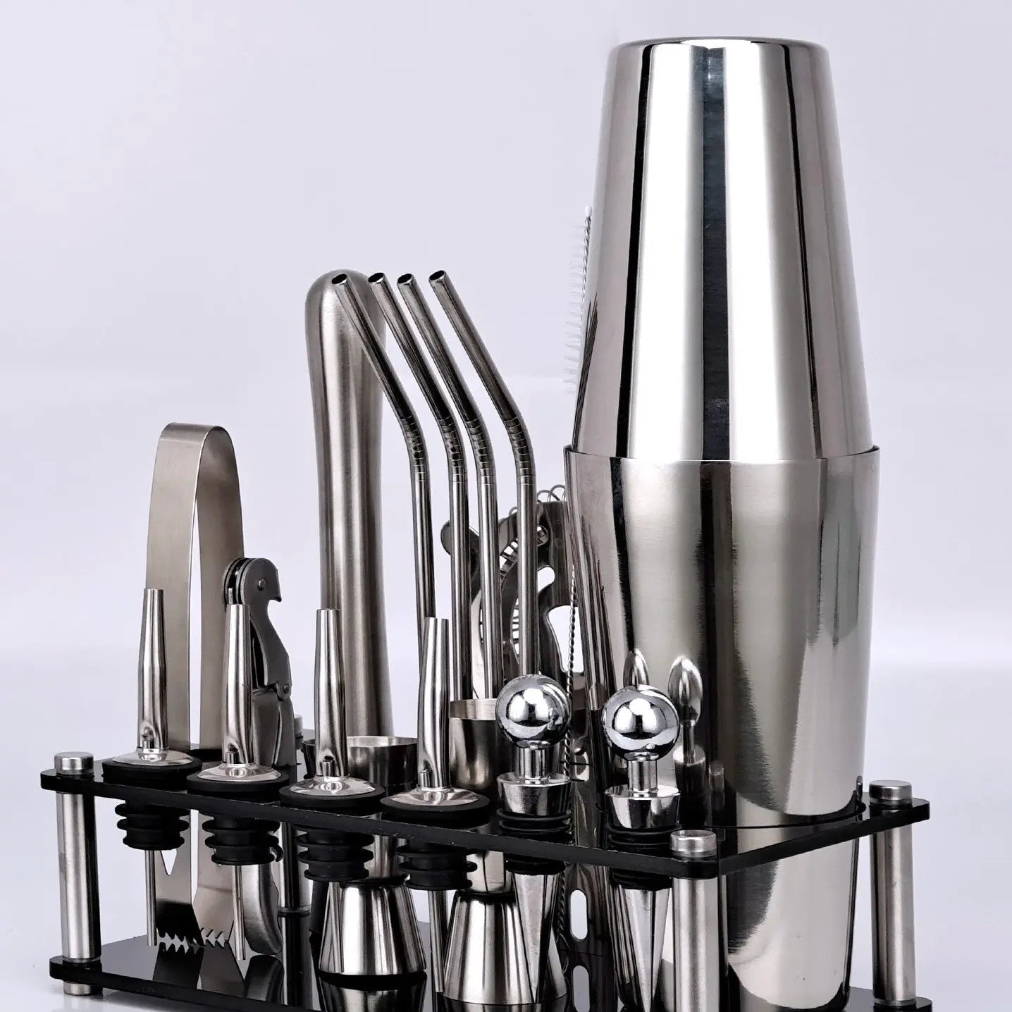 20-piece stainless steel cocktail shaker set – Silver Boston Suit