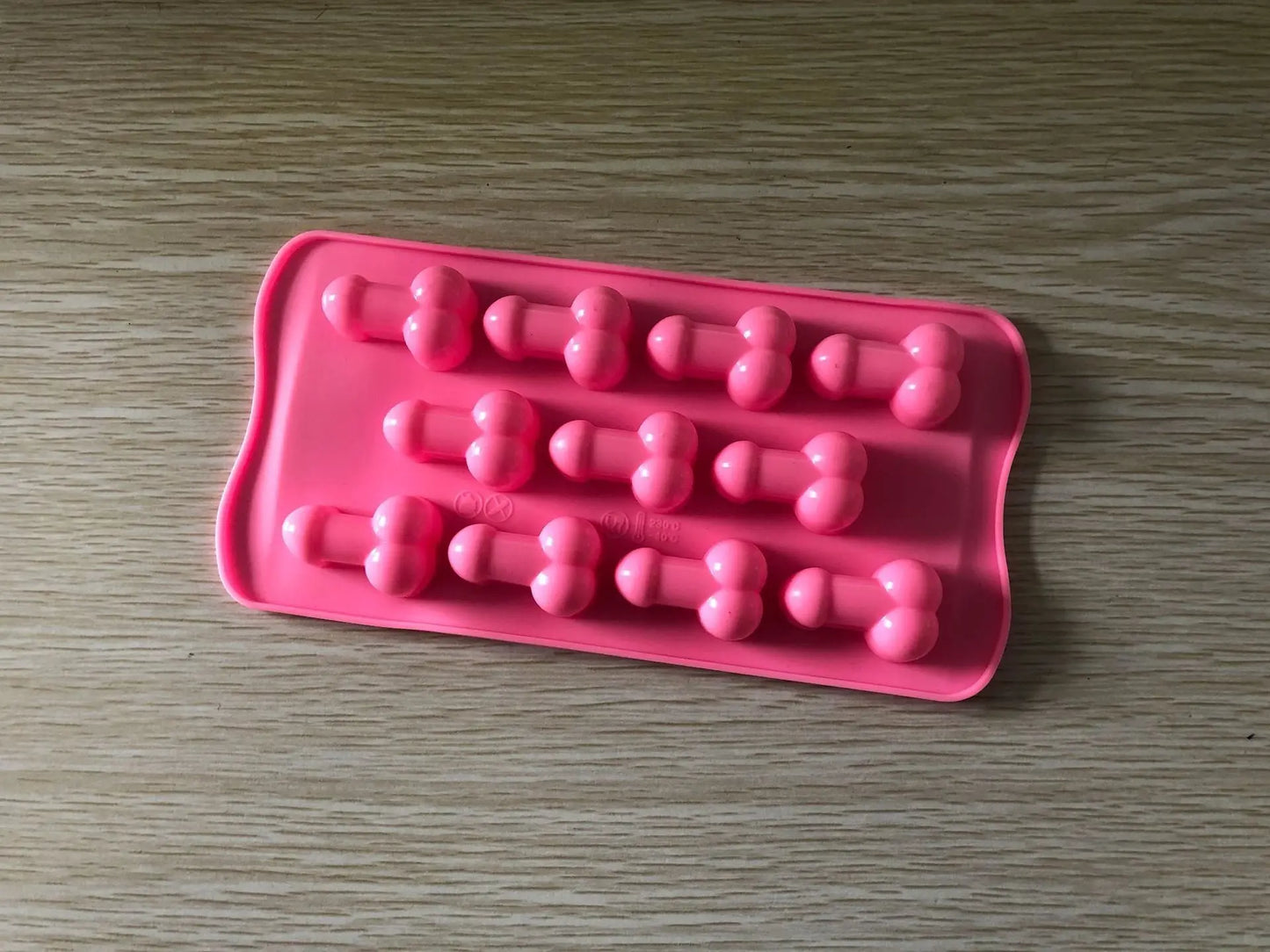 Silicone cake mold ice tray