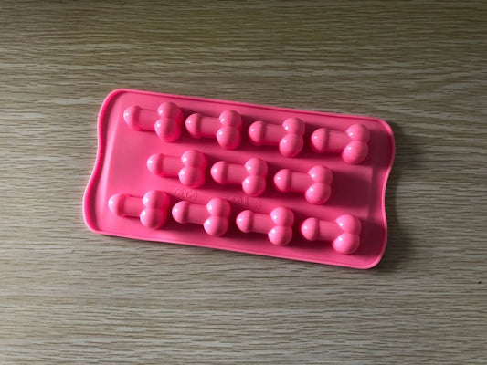 Silicone cake mold ice tray