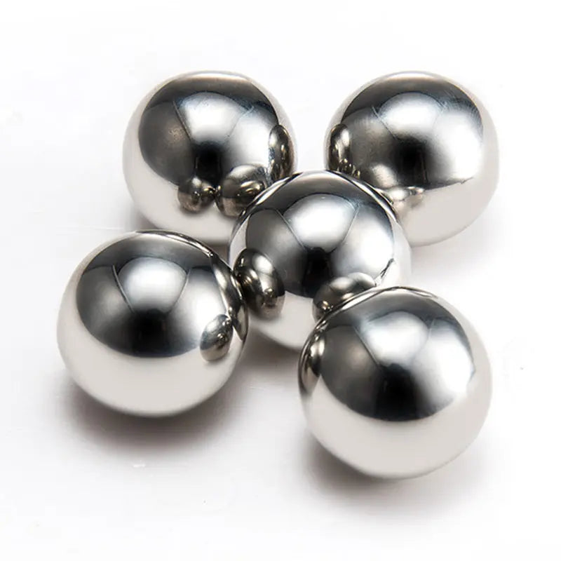 Stainless steel chilling ball for whiskey and cocktails